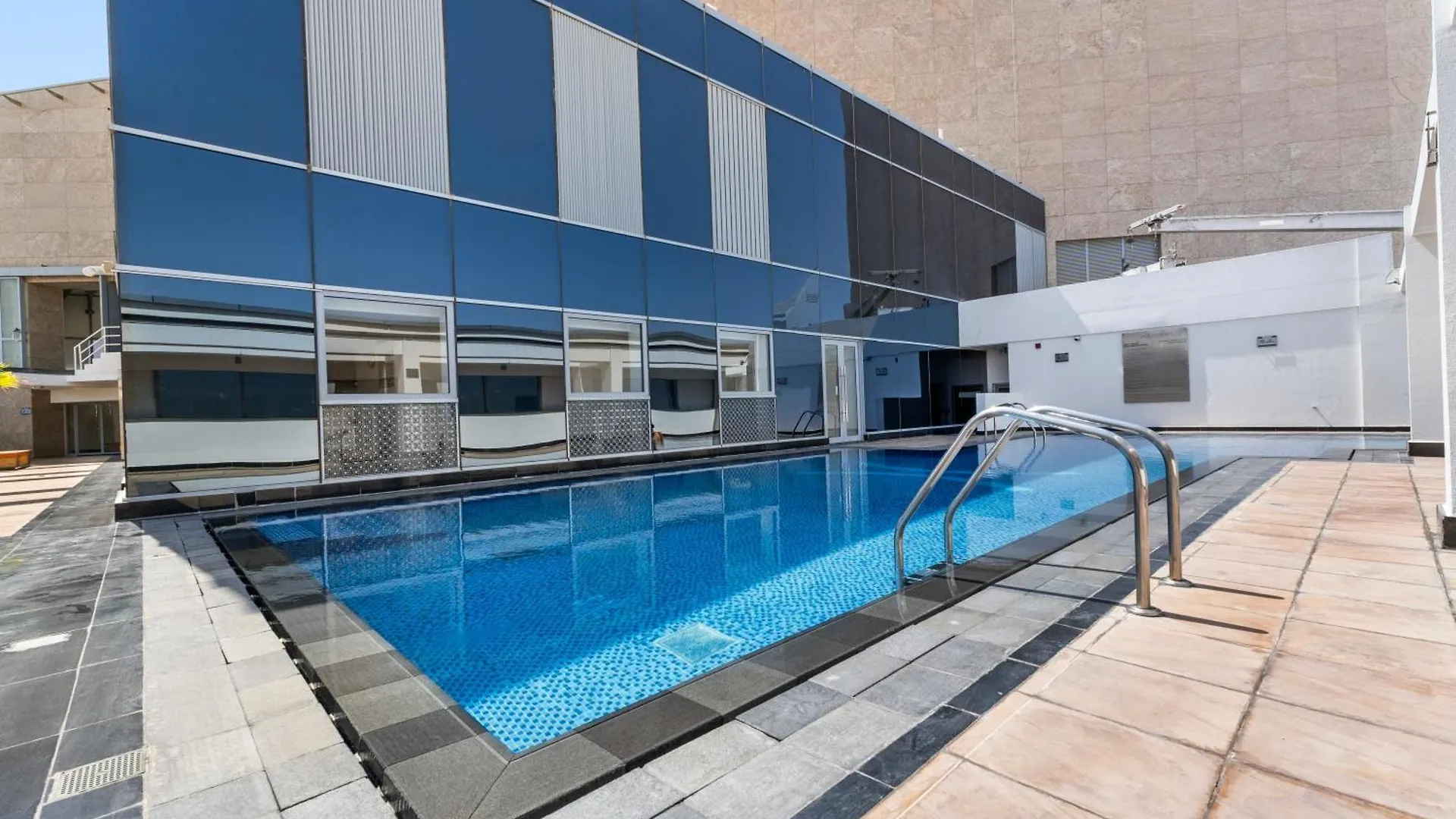 Difc Downtown Dubai - Exclusive 1 Br Apartment